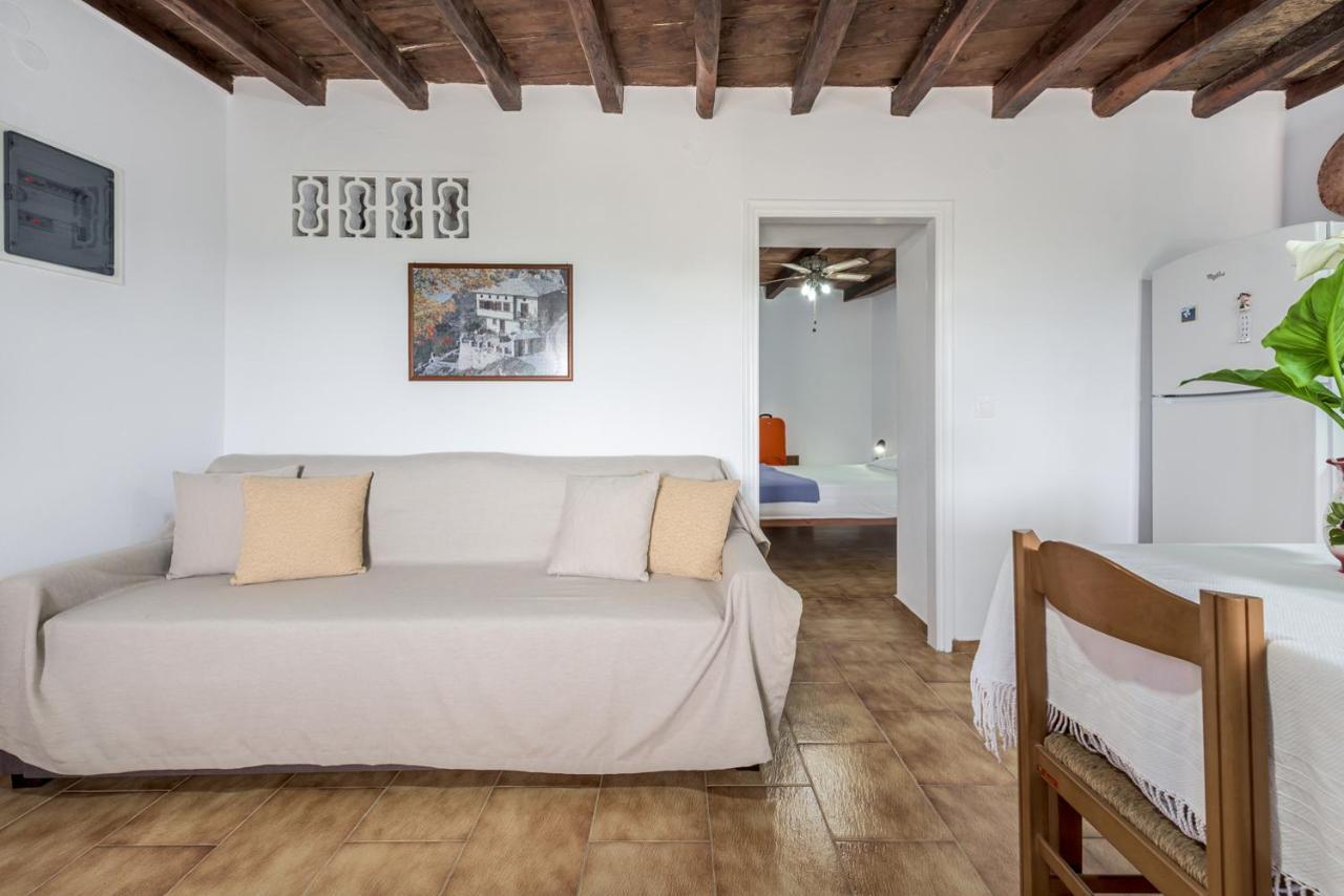 Sofaki Milos Tripití Exteriér fotografie